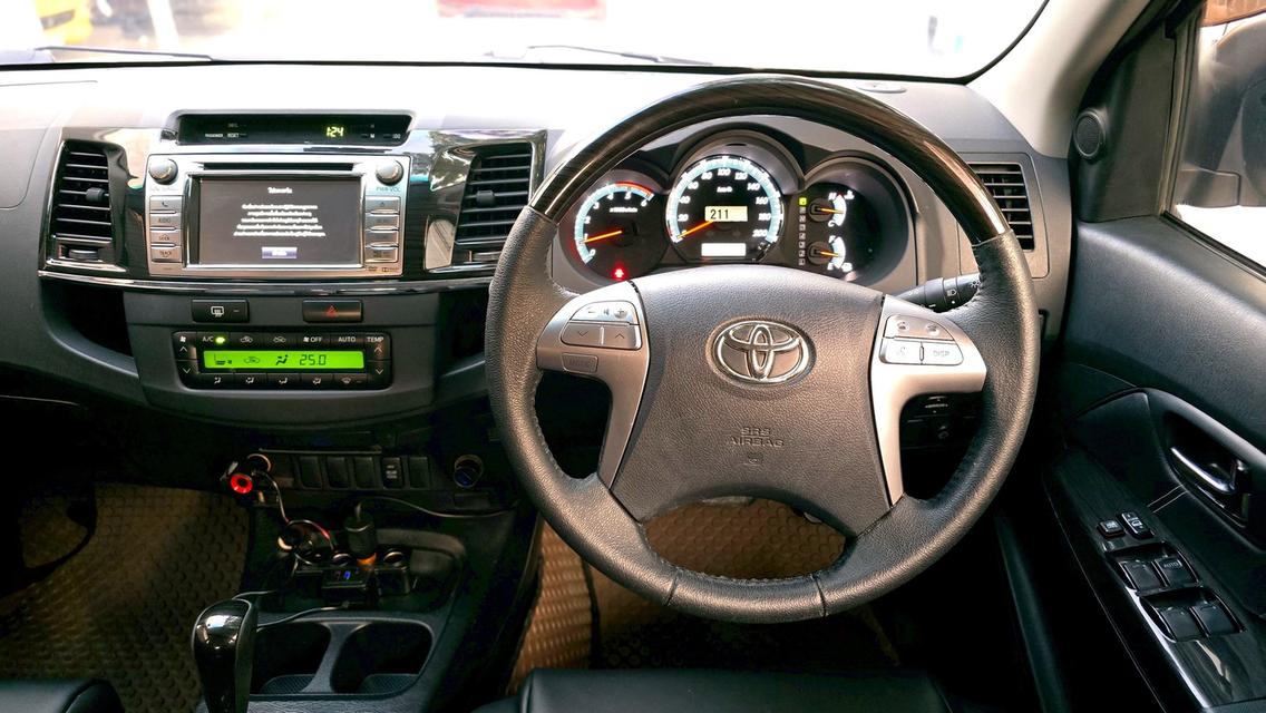 รหัสรถ WB36 Toyota Fortuner 2.5V A/t (Minorchange ตัวสุดท้าย ล้อดำ ภายในดำ ) ปี  2015 7