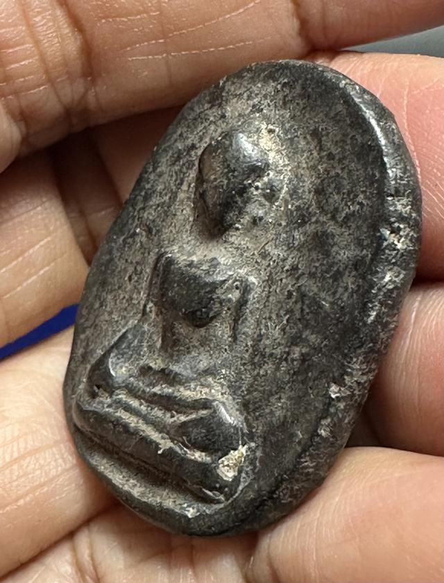 พระผงสุพรรณดำ พระไม่ตัดปีก 6