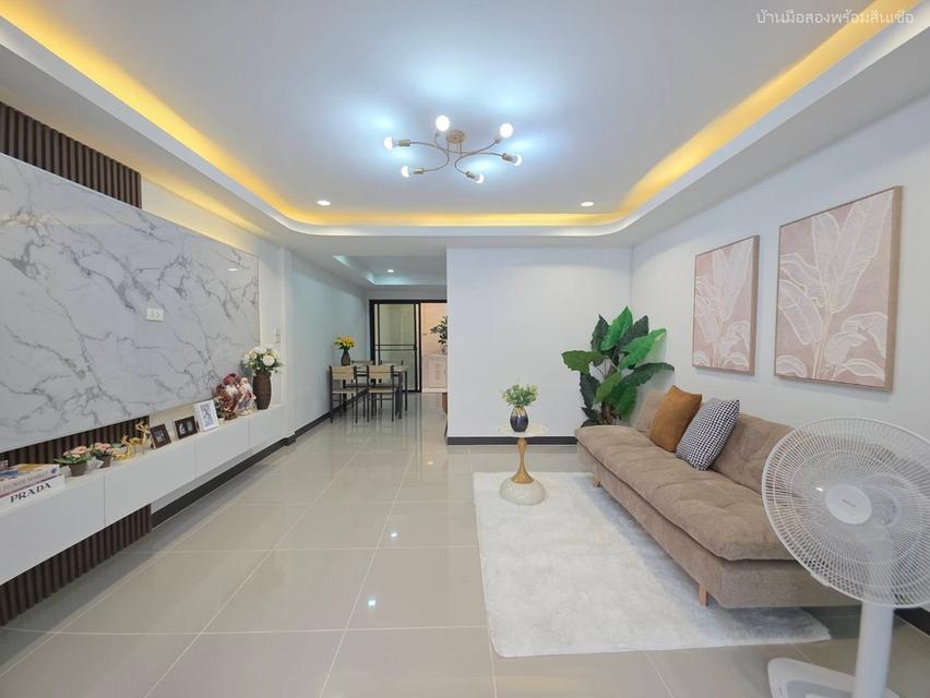 หมู่บ้านธีรวรรณ 2 ถนนพระยาสุเรนทร์ 2 4