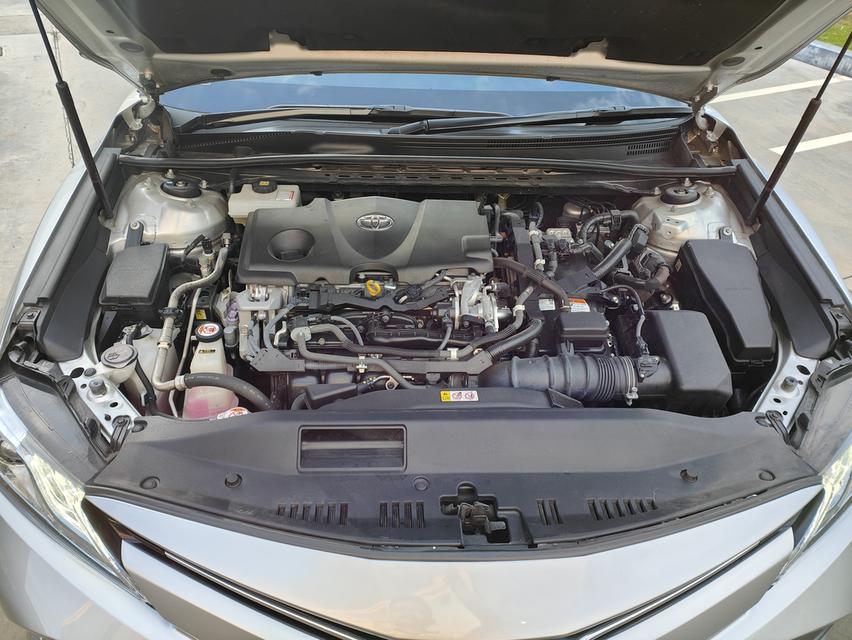 Toyota Camry 2.5 Hybrid Premium AT  5