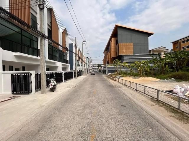 ให้เช่าโฮมออฟฟิศ 3 ชั้น 200 ตรม. โครงการ Deco สุขุมวิท 70-5 ใกล้ BTS แบริ่ง 300 เมตร 3