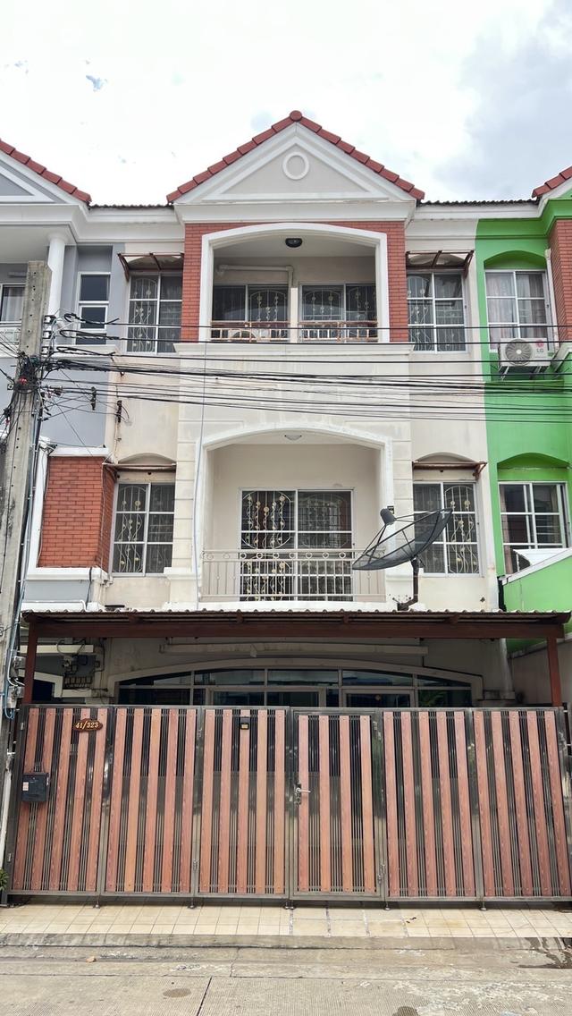 ขายบ้านทาว์นโฮม 3 ชั้น หมู่บ้านไดมอนด์แกรนด์วิลล์ แขวงนวลจันทร์ เขตบึงกุ่ม กรุงเทพมหานคร 1