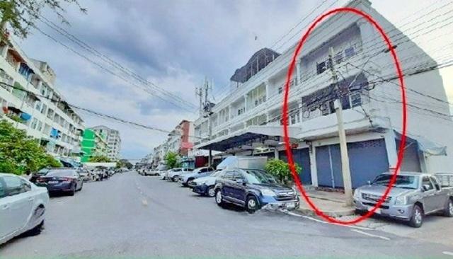 ย่านบางใหญ่ซิตี้ เซ็นทรัลเวสเกต 1.7 กม. อาคารพาณิชย์ 3 ชั้นมีดาดฟ้า ห้องริม 31ตรว. ติดถนน เหมาะทำธุรกิจออนไลน์ คลังสินค้ 1