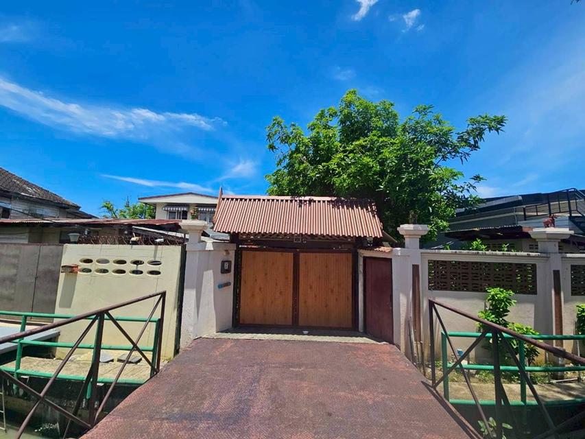 ขายบ้านพร้อมที่ดิน 1 งาน ริมคลอง ใกล้วัดอรุณ ในย่านเมืองเก่าฝั่งธนบุรี มีทางเข้าออก 2 ซอย 3