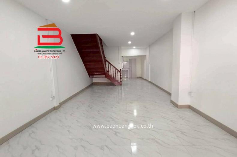 ทาวน์เฮ้าส์ หมู่บ้านสินธานี 1 (ใกล้โรงพยาบาลพญาไทนวมินทร์) เนื้อที่ 18 ตรว. แขวงนวมินทร์ เขตบึงกุ่ม 4