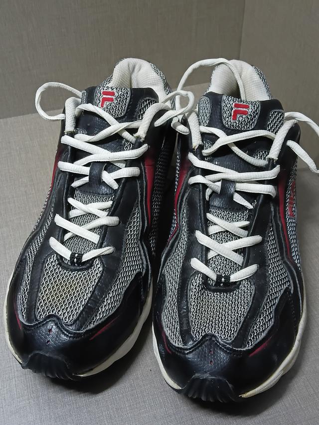 FILA (รหัสรุ่น FW04980-011)