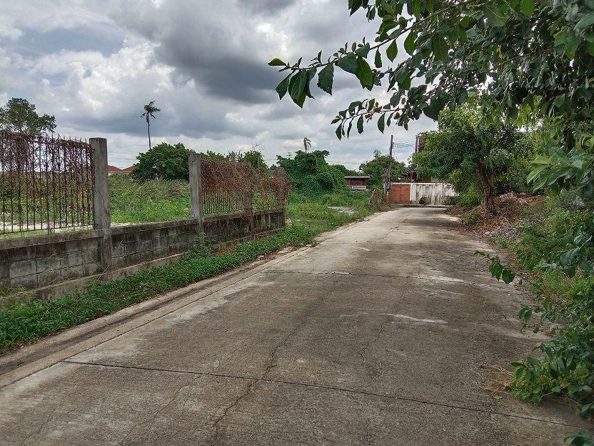 ที่ดินพุทธมณฑลสาย1เข้าซอย900เมตร เนื้อที่4ไร่ เหมาะสร้างบ้านพักอาศัย 1