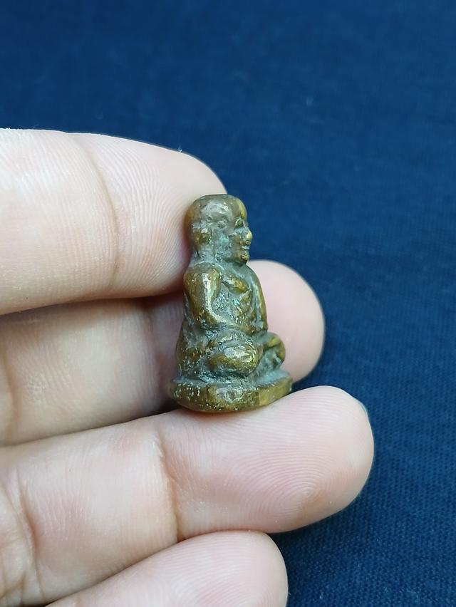 หลวงพ่อเงิน วัดบางคลาน 4