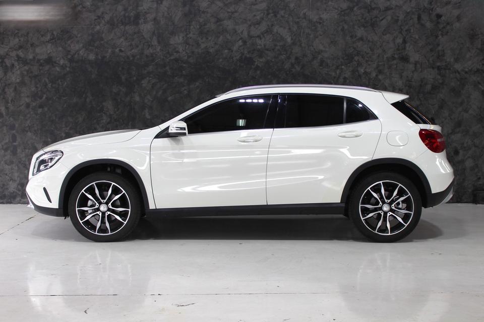 รหัสรถ JRS6142 GLA 200 ปี 2016 สีขาวสวยๆ รถ suv