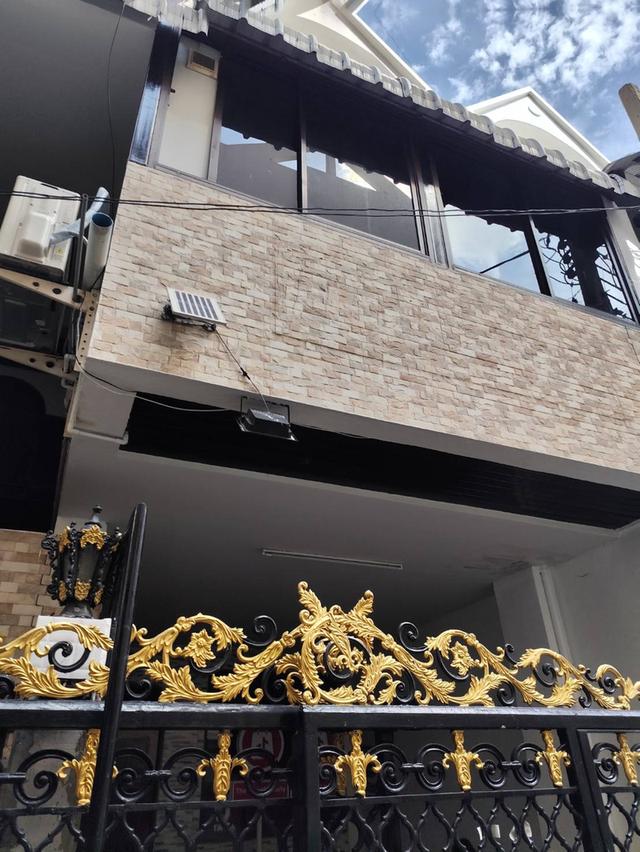 SALE NICE TOWN HOUSE 3 STROY WITH TENANT INCOME IMMIDIATELY OR NEGOTAION AT SUKHUMVIT44 รูปที่ 17
