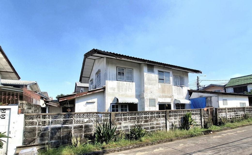 ✨ ขายบ้านแฝด 2 ชั้น หลังมุม – รุ่งสว่าง วิลเลจ 2 2 แปลงรวม ขนาดใหญ่ 70 ตร.ว. (35+35) ทำเลศักยภาพ ใกล้ MRT สายสีชมพู 3