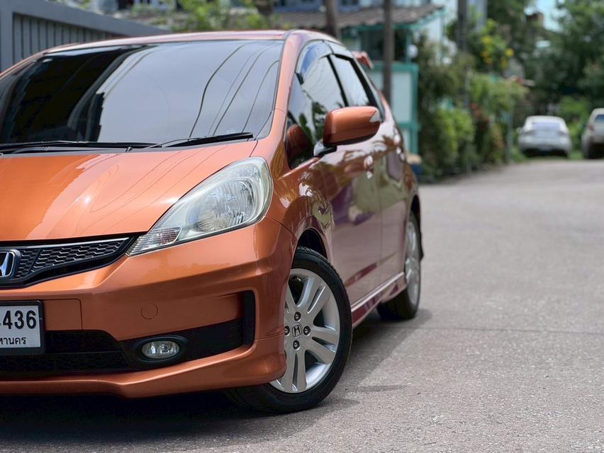 HONDA JAZZ 1.5SV TOP MC แล้ว HATCH BACK 5 ประตู ปี 2012 รถบ้านมือเดียว สภาพดี 4