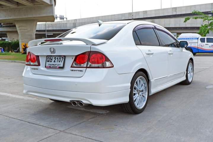 2009 HONDA CIVIC FD 1.8E สีขาว