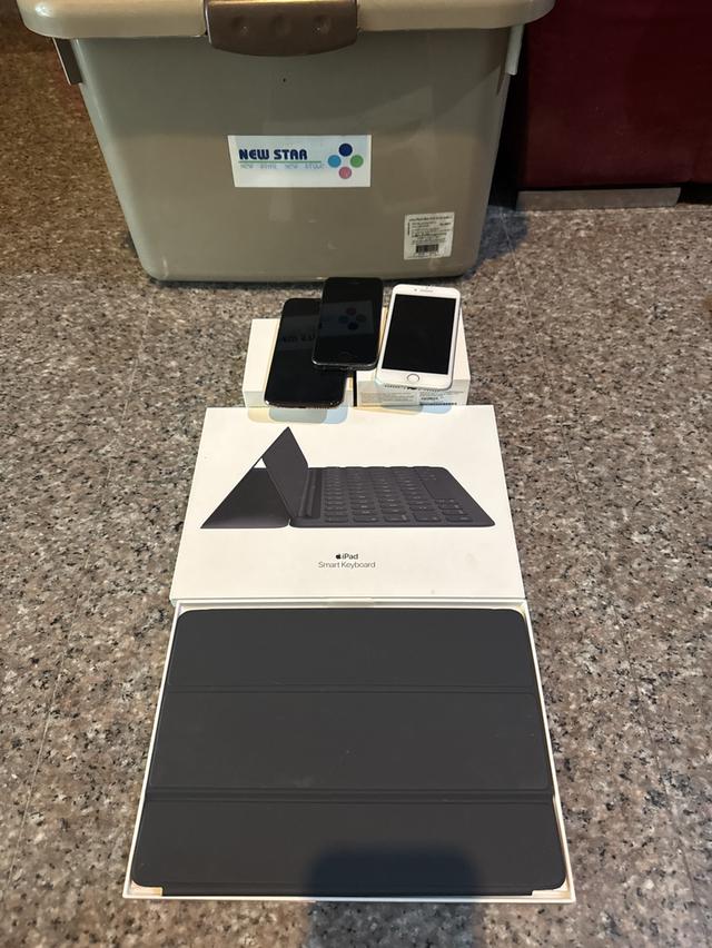 มาอีกแล้วที่ถามหากันขายSmart Key Board ใช้ได้ตั้งแต่iPadAir3,iPadPro10.5,iPadGen7 ของแท้ ยกกล่องสภาพสวยๆมากๆๆๆใช้งานดีทุกๆฟังชั่น ขายราคา 1990 บาท  เบ