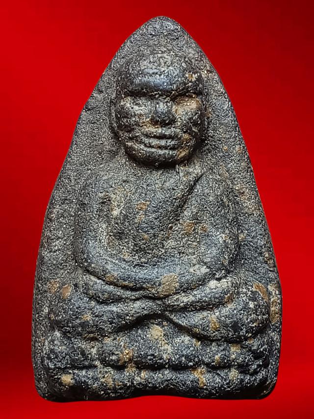 พระหลวงปู่ทวดวัดช้างให้เนื้อว่าน กรรมการ97 ครับ