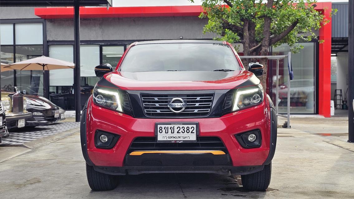 ขายรถ Nissan NP300 2.5E Double Cab Calibre Black Edition ปี 2020 สีแดง เกียร์ธรรมดา รูปย่อยที่ 2