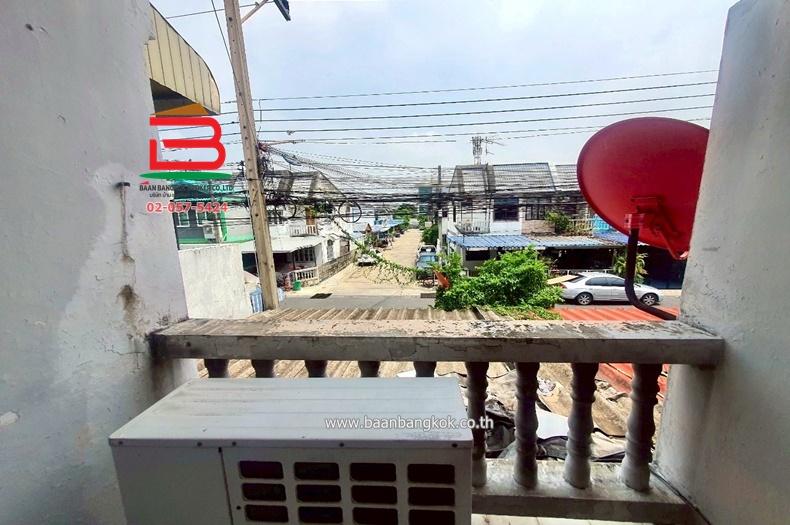 ทาวน์เฮาส์ หมู่บ้าน อยู่เจริญ 1 (คลอง 4 ลำลูกกา) เนื้อที่ 17 ตรว. ถนนรังสิต-นครนายก ต.บึงยี่โถ อ.ธัญบุรี จ.ปทุมธานี 10