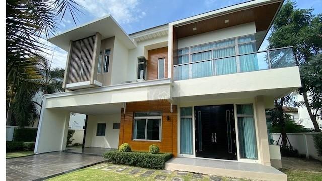 บ้าน BH4248 ให้เช่าบ้านเดี่ยวหรู ใกล้สนามบินสุวรรณภูมิ 10 นาที บ้านพร้อมเฟอร์นิเจอร์ 4 ห้องนอน เหมาะสำหรับผู้บริหารและชา 1