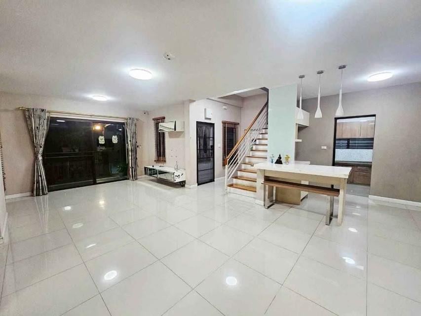 ให้เช่า ขายบ้าน มัณฑนา เลค วัชรพล 6ห้องนอน  3ห้องน้ำ 3