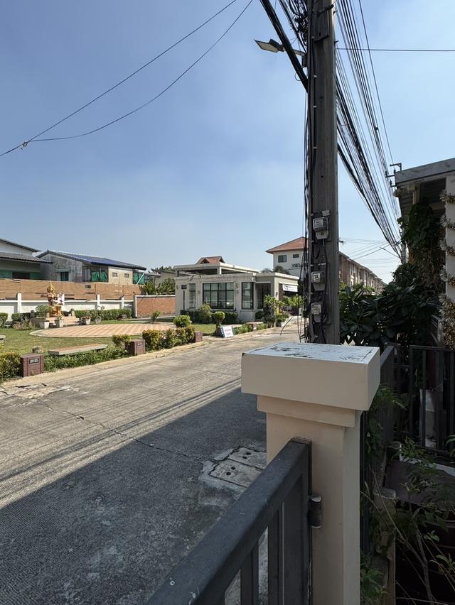 ให้เช่า บ้านทาวน์เฮาส์หลังมุม ไซส์ใหญ่ (36 ตร.วา) 3น3น หมู่บ้านลิฟวิ่ง พาร์ค พระราม5 บางศรีเมือง นนทบุรี 17