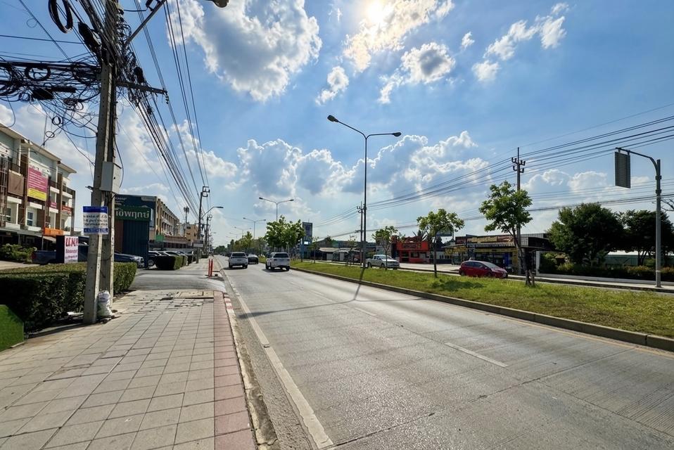 “บ้านเดี่ยว 53.2 ตร.ว. ทำเลหายาก หลังต้นซอย ใกล้ รปภ. ติดถนนหทัยราษฎร์ พร้อมกล้องวงจรปิด 6 ตัว ราคาเพียง 4.79 ล้าน ต่อรองได้” 6