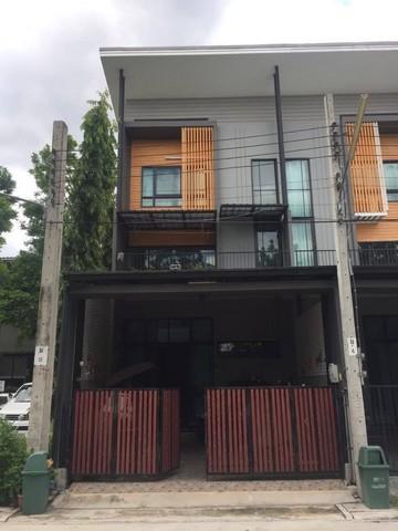 ให้เช่าทาวน์โฮม 3 ชั้น หมู่บ้าน Eco-Space เกษตร-นวมินทร์ 3 ใกล้ Chocolate ville 1