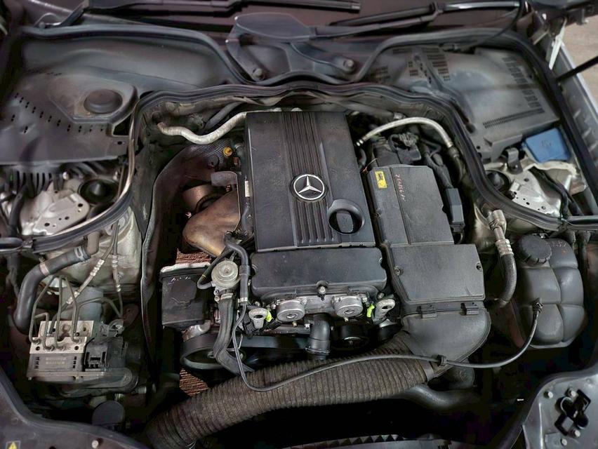 รถขาย Benz E200 W211 ปี 2009 สีเงิน เลขไมล์น้อย