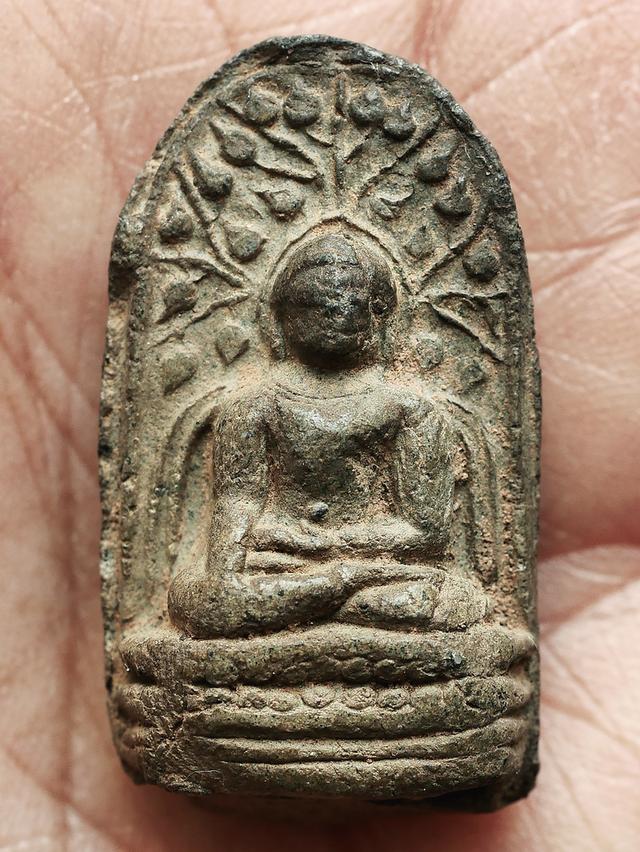 พระคง ลําพูน เนื้อเขียวหินครก...เก่าๆ สวยแชมป์ รูปที่ 7