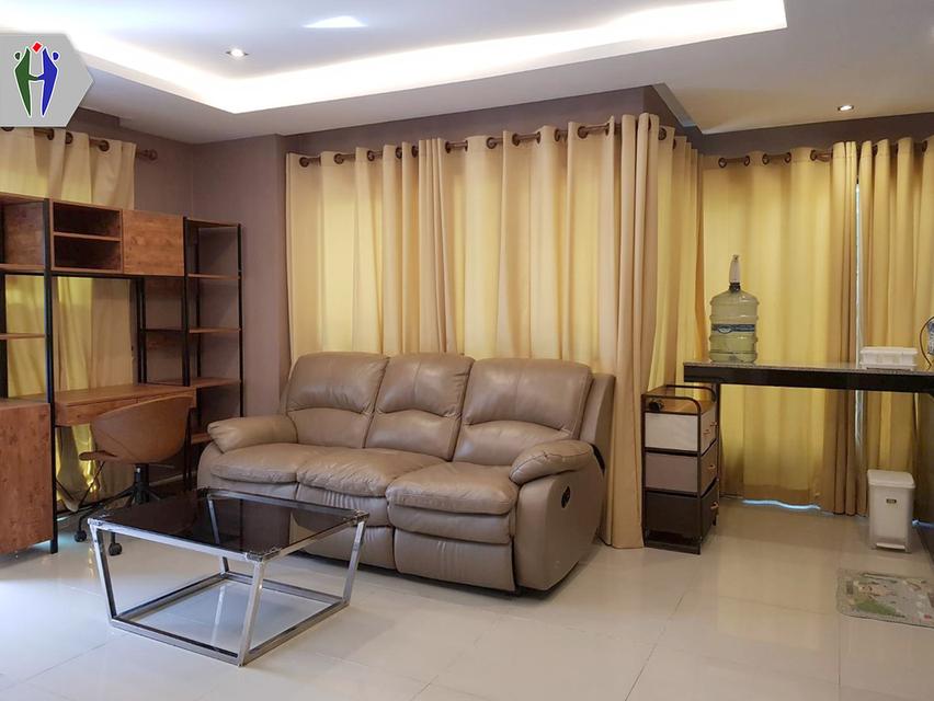 ให้เช่าคอนโด 51 ตารางเมตร ห้องมุม ใกล้ถนนสุขุมวิทพัทยาใต้ •	ขนาด 51 ตร.ม, 1ห้องนอน, 1ห้องน้ำ  •	ทีวี, 1แอร์, ตู้เย็น •	บิ๊วอินครัวยุโรป •	เฟอร์นิเจอร์ 2