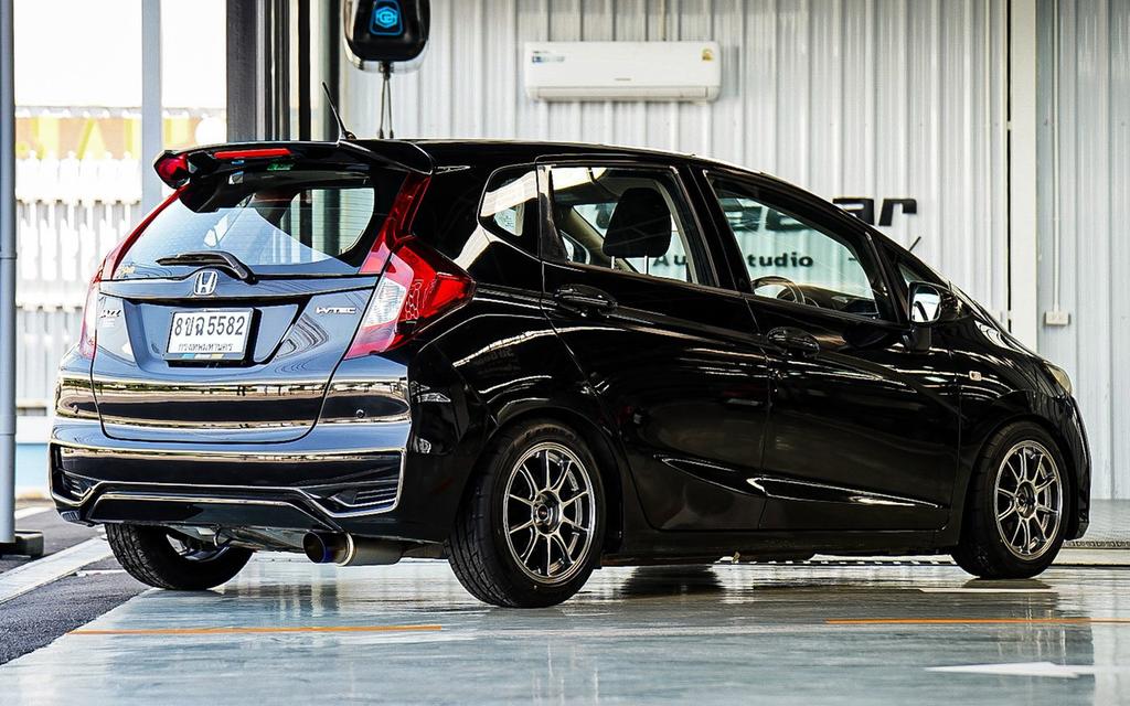 HONDA JAZZ GK 1.5 VTEC MNC 2017 M/T 💸 ราคาเพียง 319,000 บาท(เงินสดได้) 📌 ผ่อนเริ่มต้น 5xxx บาท ✅ ออกรถ จัด+โอน+จบ เพียง 10,000 บาท📍 รูปที่ 12
