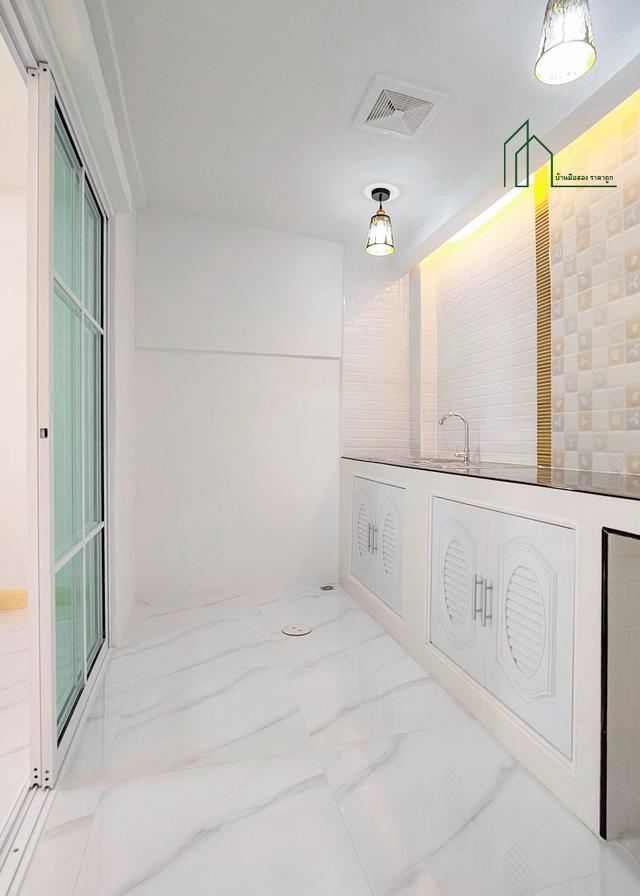 ทาวน์เฮ้าส์ หมู่บ้านพฤกษา 3 บางบัวทอง ฟรีโอน 7