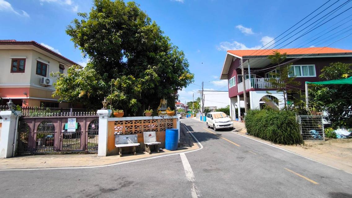 ที่ดิน​พร้อมสิ่งปลูกสร้าง​ 54ตร.ว.ราคาขาย2.1ล้าน 4