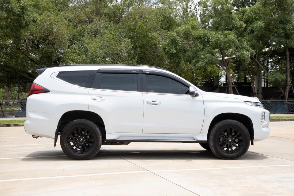 Mitsubishi pajero 2.4Elite Edition 2020 5