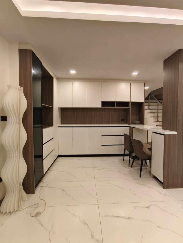 Chokchai village 9 for rent 5 bedroom  20
