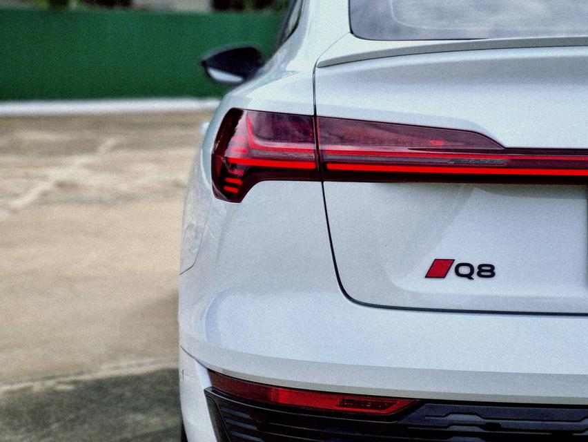 Audi Q8 Sportback E-Tron 55 Quattro [ S-Line Black Edition ] ปี 2025 ไมล์ 10,6xx km. รูปที่ 19