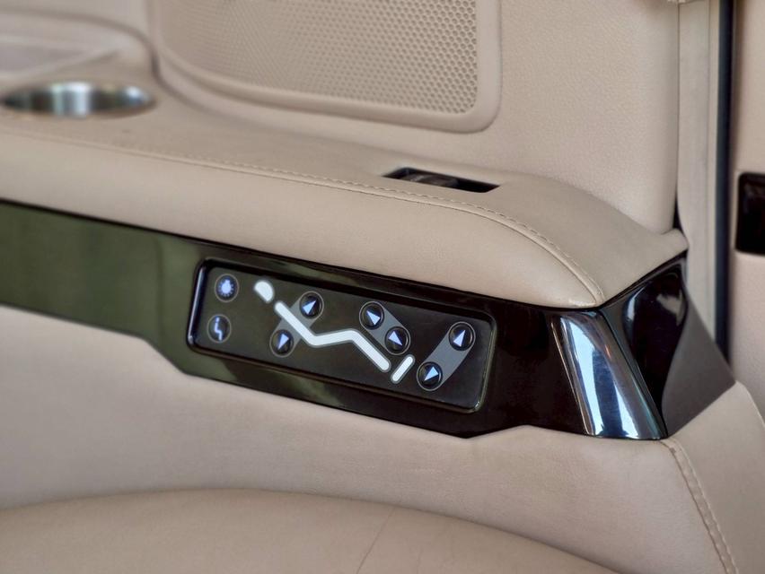 Toyota Vellfire 2.5Hv Royal Lounge ปี14 15