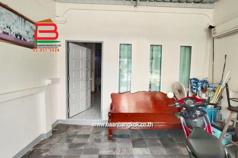 ทาวน์เฮาส์ หมู่บ้านฉัตรณรงค์ วิลล่า 5 เนื้อที่ 16 ตร.ว (สามแยกไฟแดง ถนนเส้นปท. 3004) ถนนลำลูกกา ตำบลบึงคำพร้อย อำเภอลำลูกกา ปทุมธานี 2