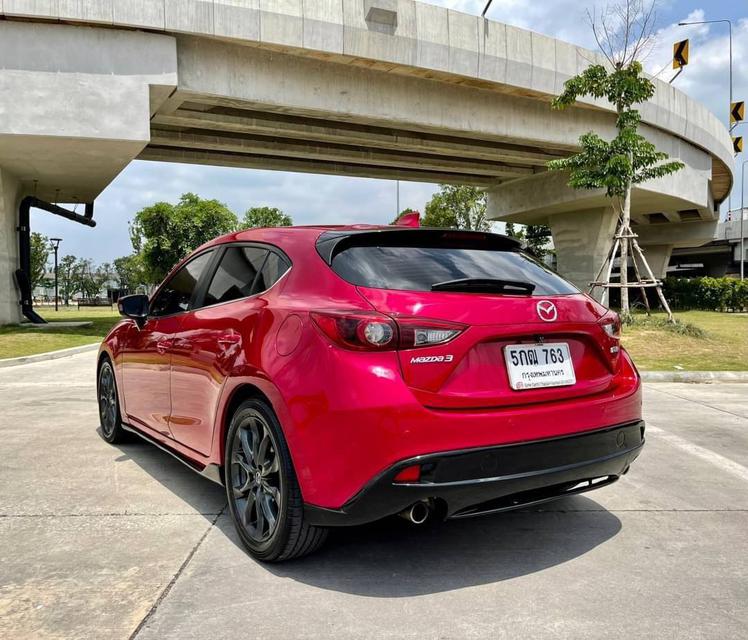 Mazda 3  2.0 S SPORT ปี2016 สีแดง 4