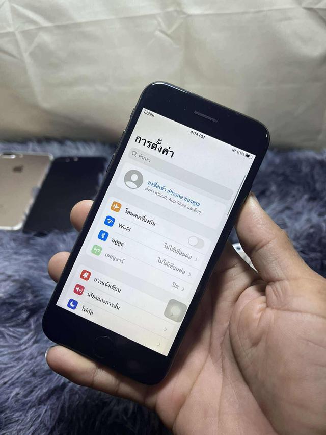 iPhone 7 32 กิ๊กสแกนได้กล้องปกติหน้าหลังแบต 77% บอดี้มีรอยนิดหน่อยใส่เคสสวยใช้ได้ทุกซิมขาย