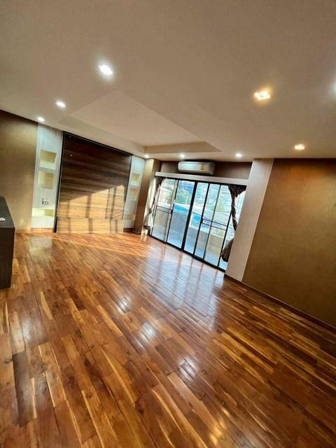 ให้เช่าอาคารสำนักงาน Stand alone 4 ชั้น ขนาด 1100 ตรม. ซอยรัชดาภิเษก 3 ใกล้ MRT พระราม 9 2