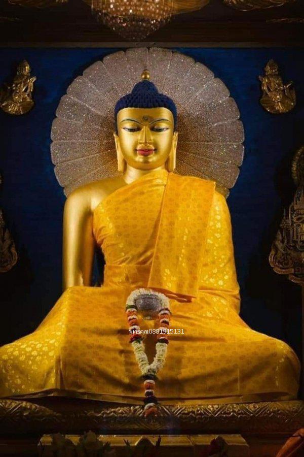 พระพุทธเมตตาหลังเจดีย์พุทธคยา ประเทศอินเดีย