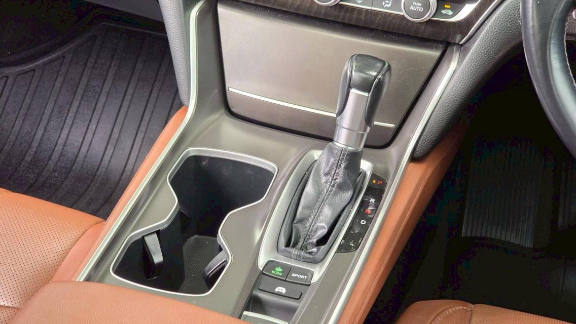 ขาย Honda Accord 2.0e:hev Tech ปี22 10