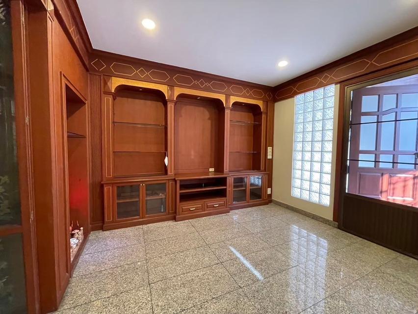 ให้เช่า Townhome 3 ชั้น  ซอย นนทรี5 ปรับปรุงบ้านทุกครั้งหลังผู้เช่าคนเก่าออกไป 5