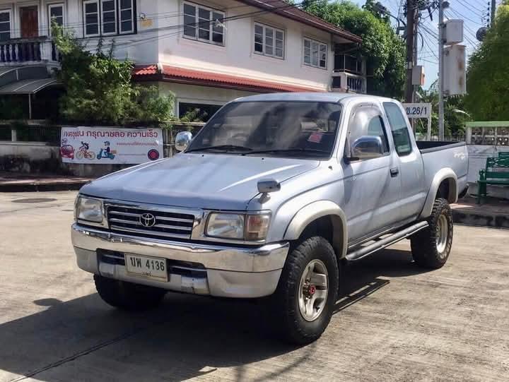 Toyota Hilux Tiger 3.0 สีเทา