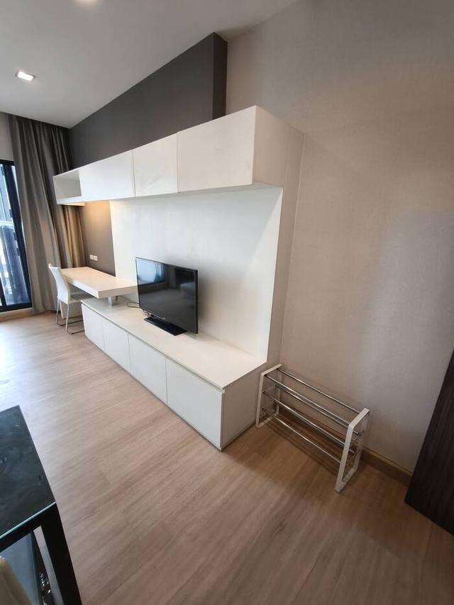 เช่าถูก 17,000 บาท ** 1 ห้องนอน ** รหัส 100011 ** Urbano Absolute Sathorn-Taksin ** ติดรถไฟฟ้า กรุงธน ** 088-398-3835 MR.BOAT 2