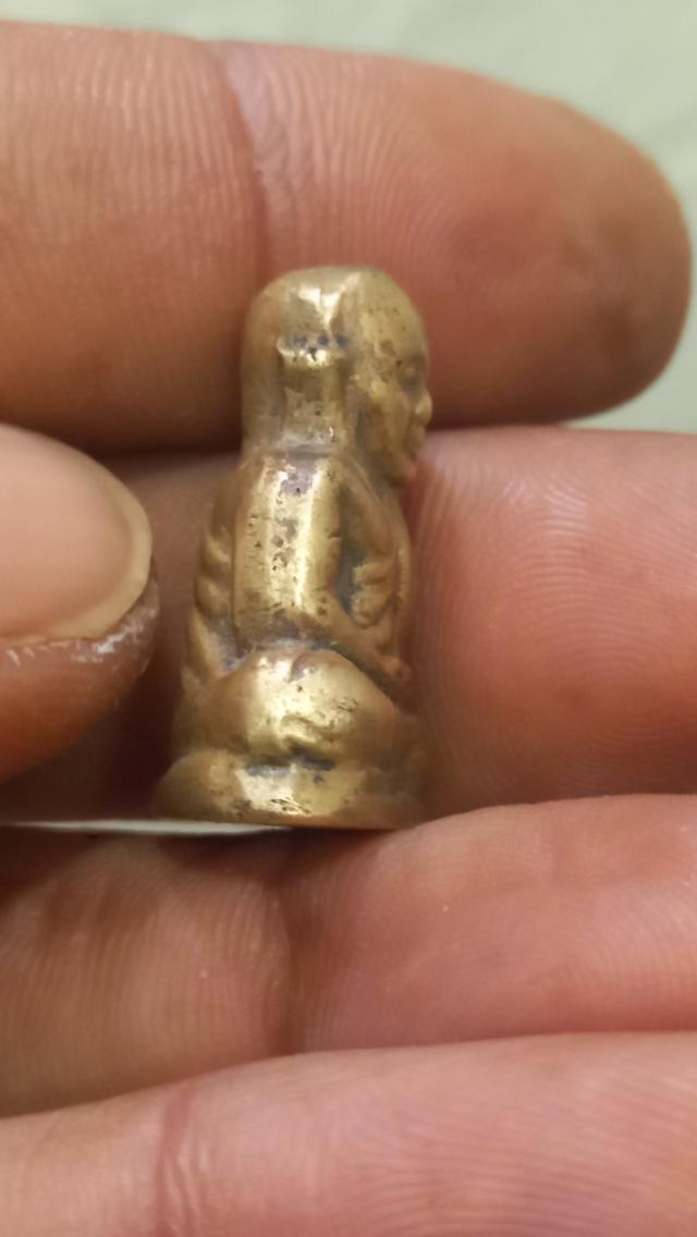 หลวงพ่อเงินปี15 เนื้อทองเหลืองสวยๆ รูปที่ 2