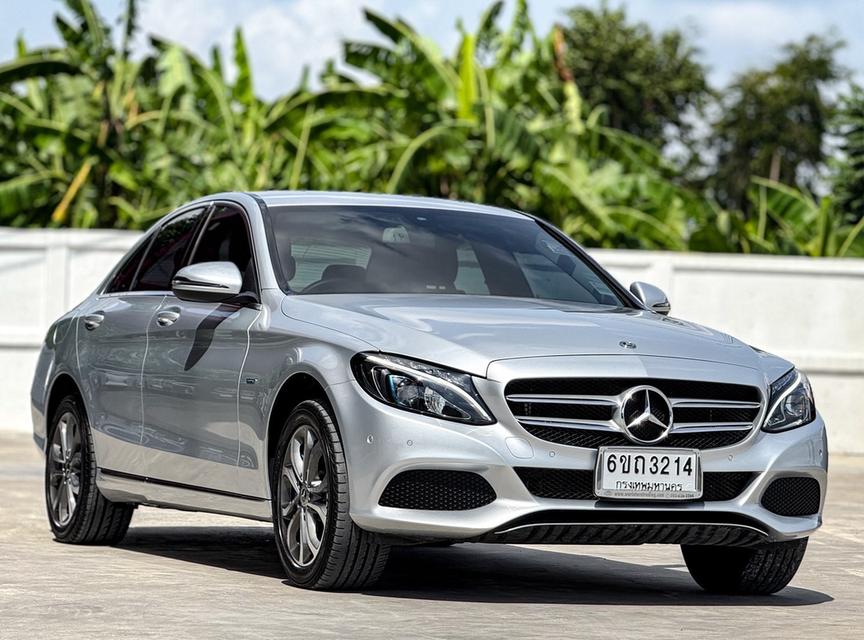 รหัสรถ WRT3214 2017 BENZ C-CLASS, C350e AVANTGARDE  4