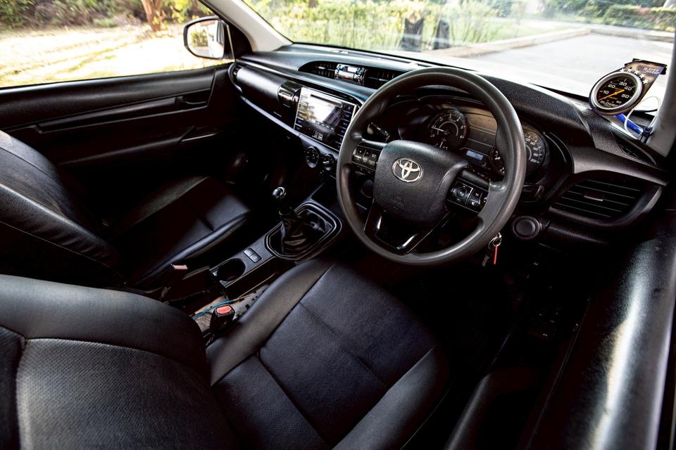 Toyota Revo 2.8J Plus Standard Cab ปี 2018 สีขาว เกียร์ธรรมดา กระจกไฟฟ้า 13