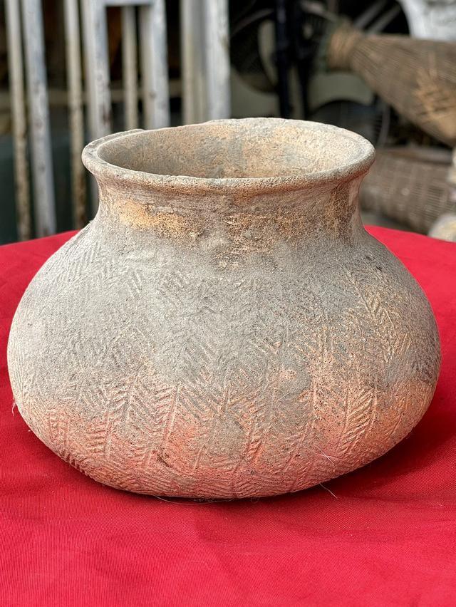 เครื่องปั้นดินเผาบ้านเชียง หม้อดินเผาโบราณ ภาชนะดินเผาบ้านเชียง