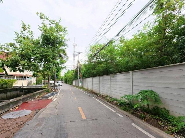 ที่ดินถมแล้ว แปลงสวย หน้ากว้าง 40 ม. ใจกลางนนทบุรี เดินทางง่าย ใกล้ สำนักงานสลากกินแบ่งรัฐบาล และ MRT 2